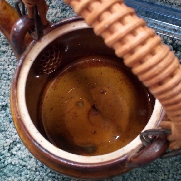 Tan Flowered Teapot with 5 cups - Picture 4 of 9